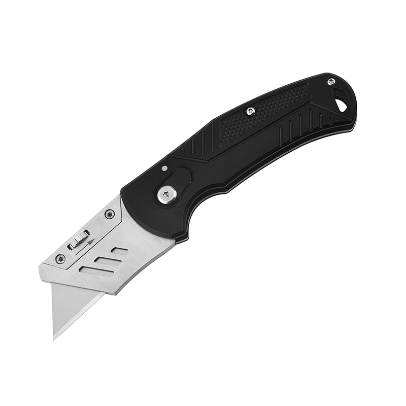 Coltello multiuso con lama dettagliata